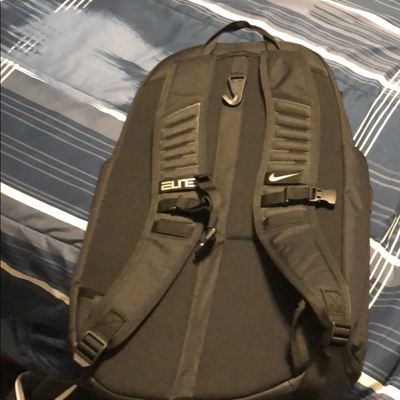 Nike Elite Hoops Backpack - Picture 3 of 3